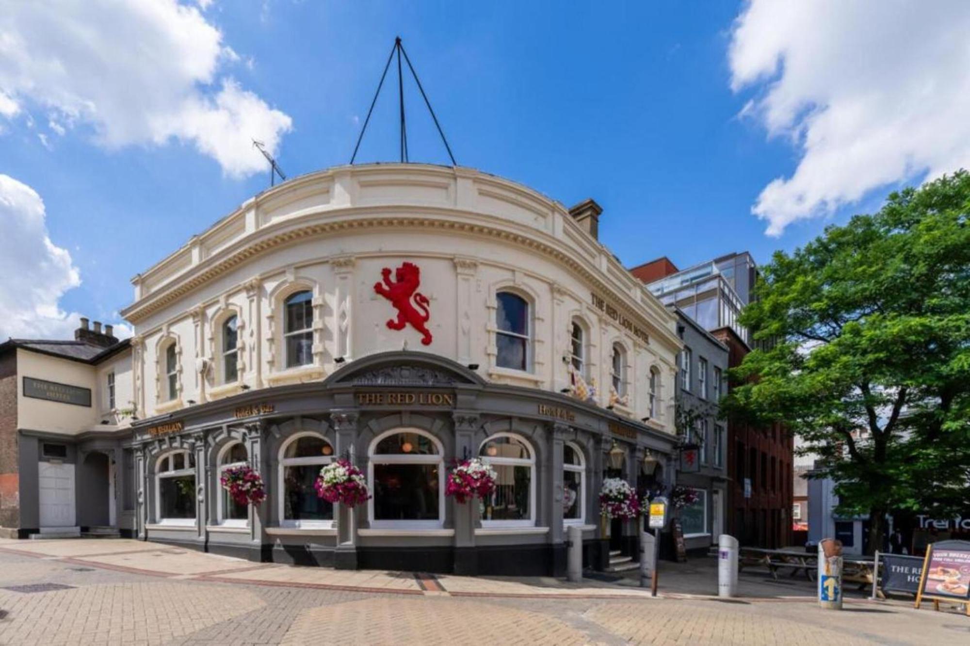 Oyo The Red Lion Hotel Luton  Exterior foto