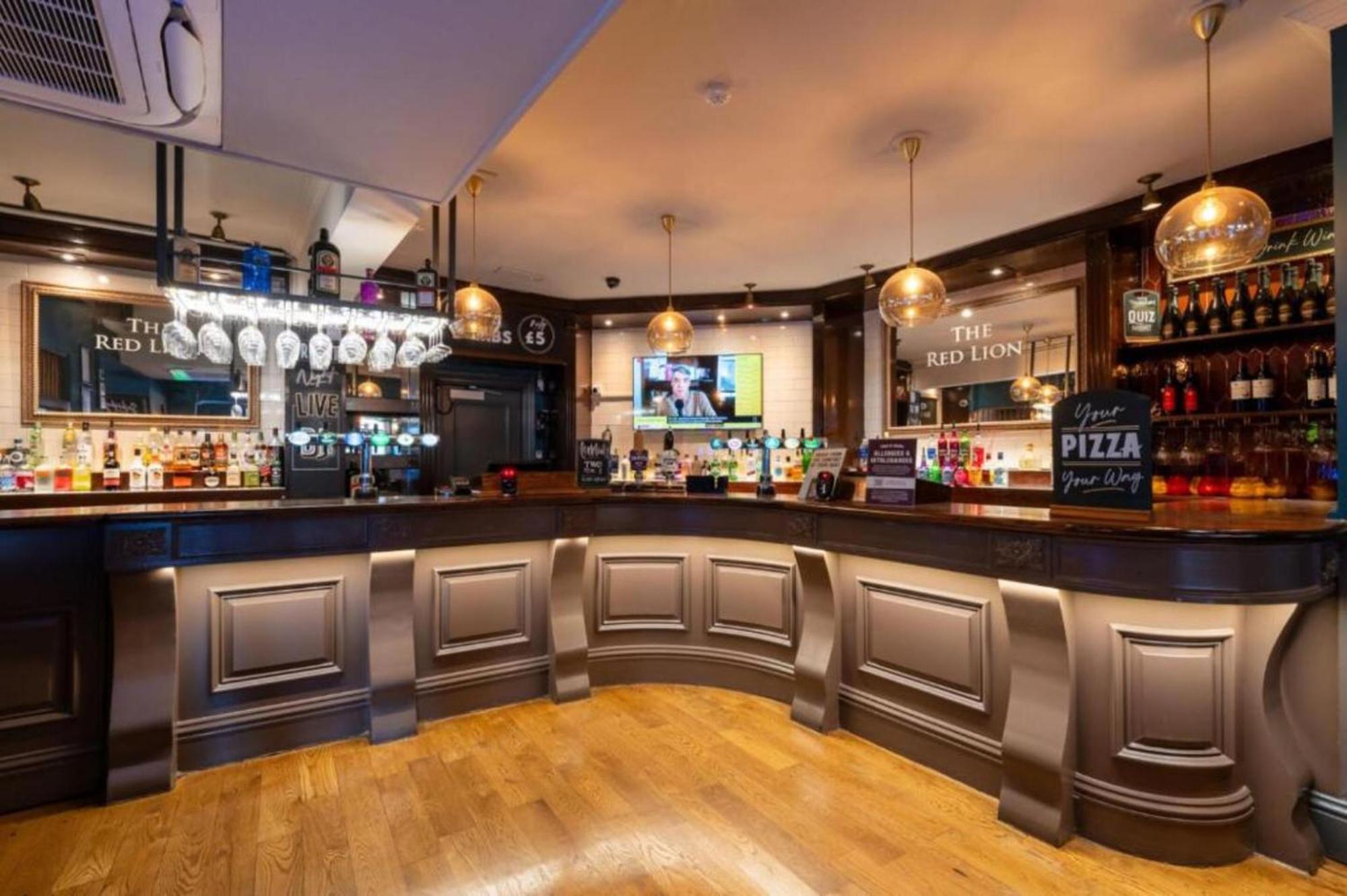 Oyo The Red Lion Hotel Luton  Exterior foto
