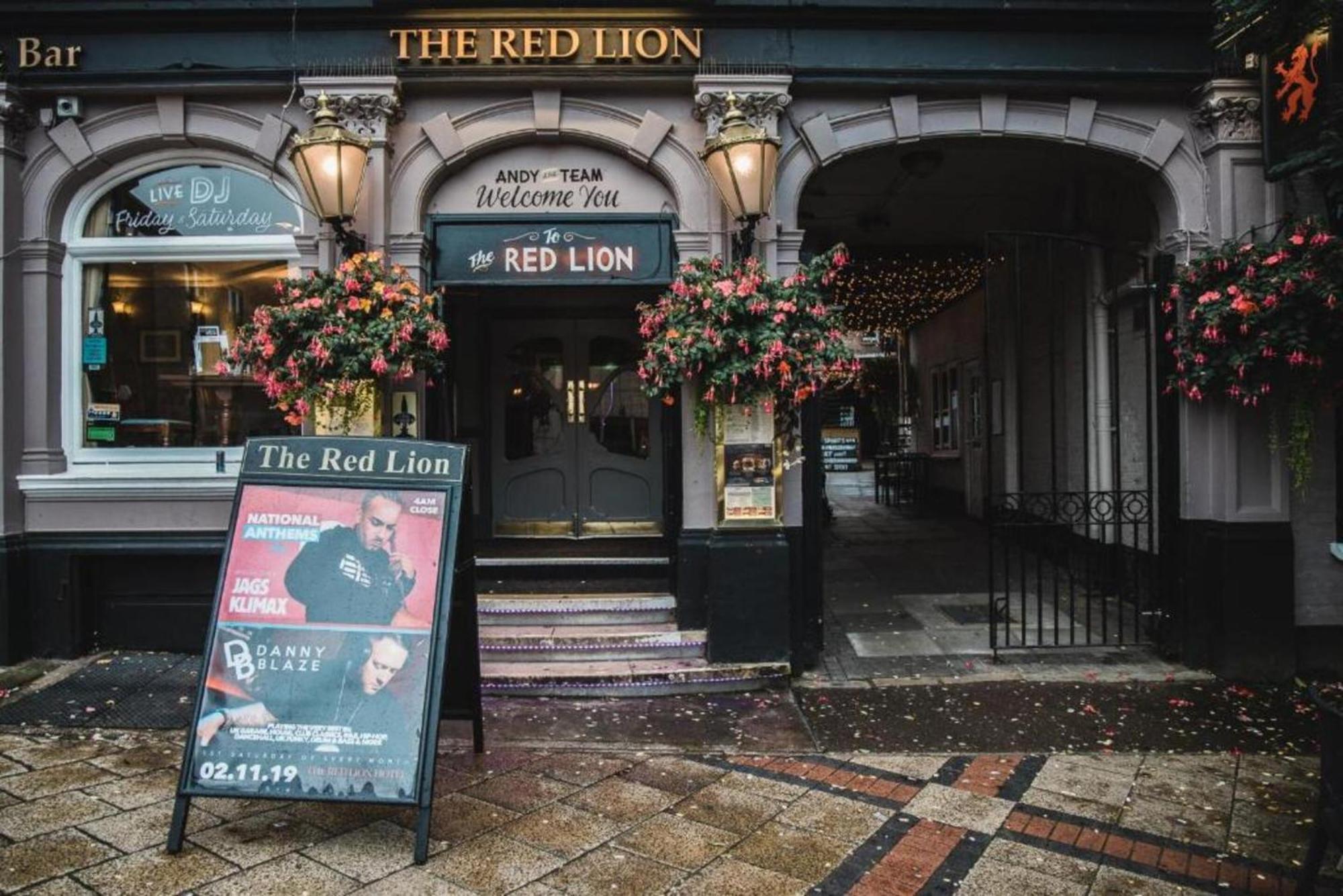 Oyo The Red Lion Hotel Luton  Exterior foto